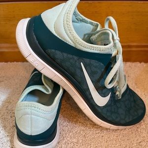 Women’s 7.5 Dark teal & Mint Cheetah Print Nike Free 3.0